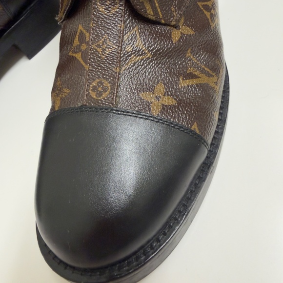 LOUIS VUITTON Woman Calfskin Monogram Wonderland Flat Ranger Boots Black. - Picture 7 of 16